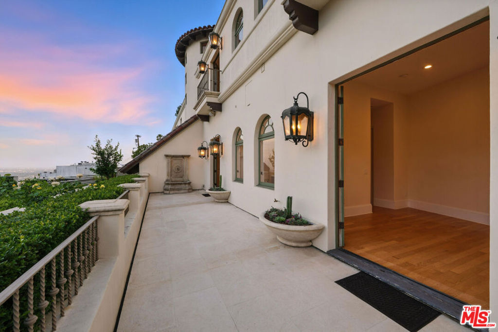 1675 Woods Drive - Photo 45