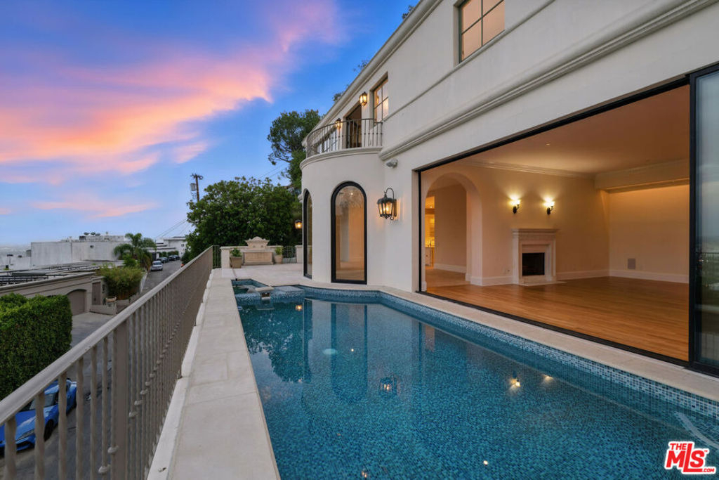 1675 Woods Drive - Photo 4