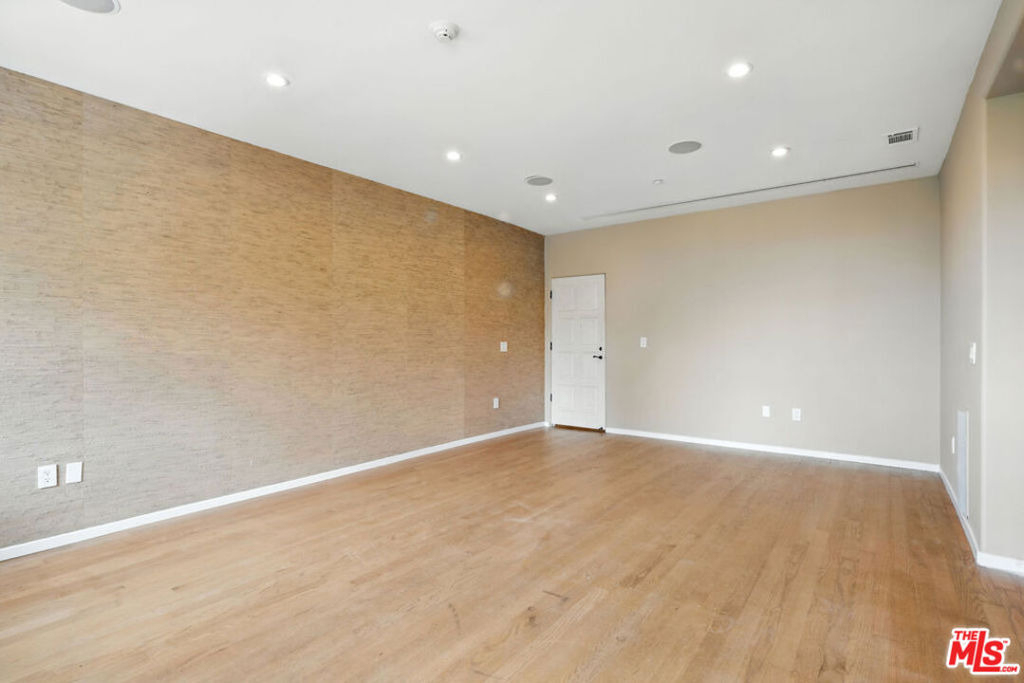 1675 Woods Drive - Photo 54
