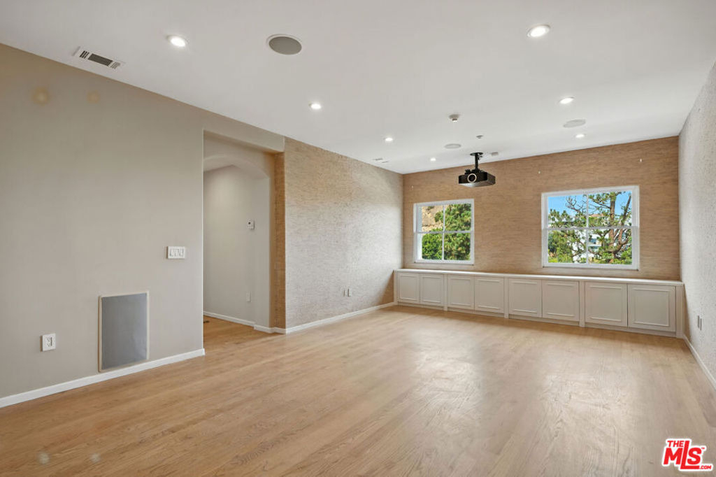 1675 Woods Drive - Photo 53