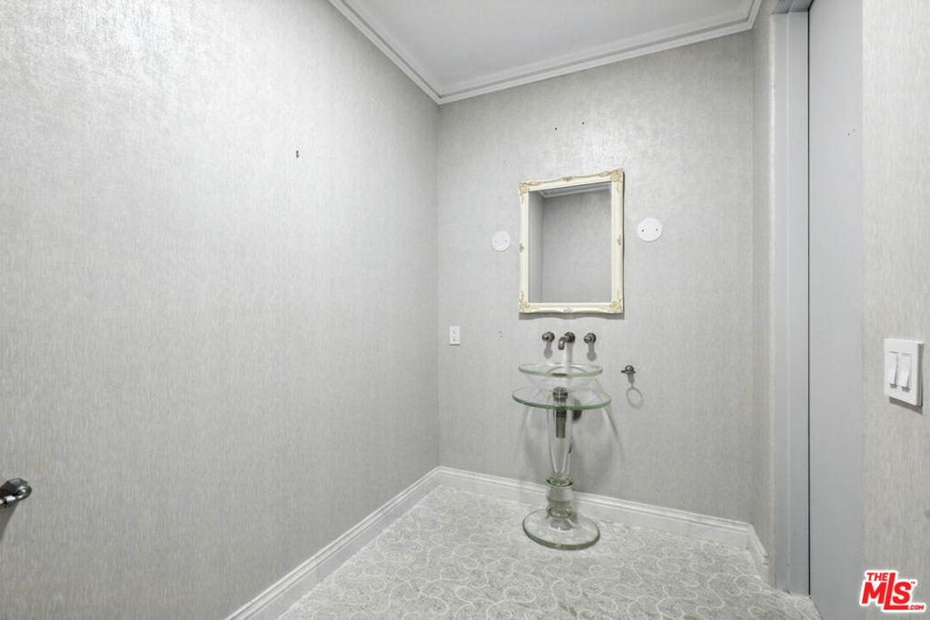 1675 Woods Drive - Photo 29