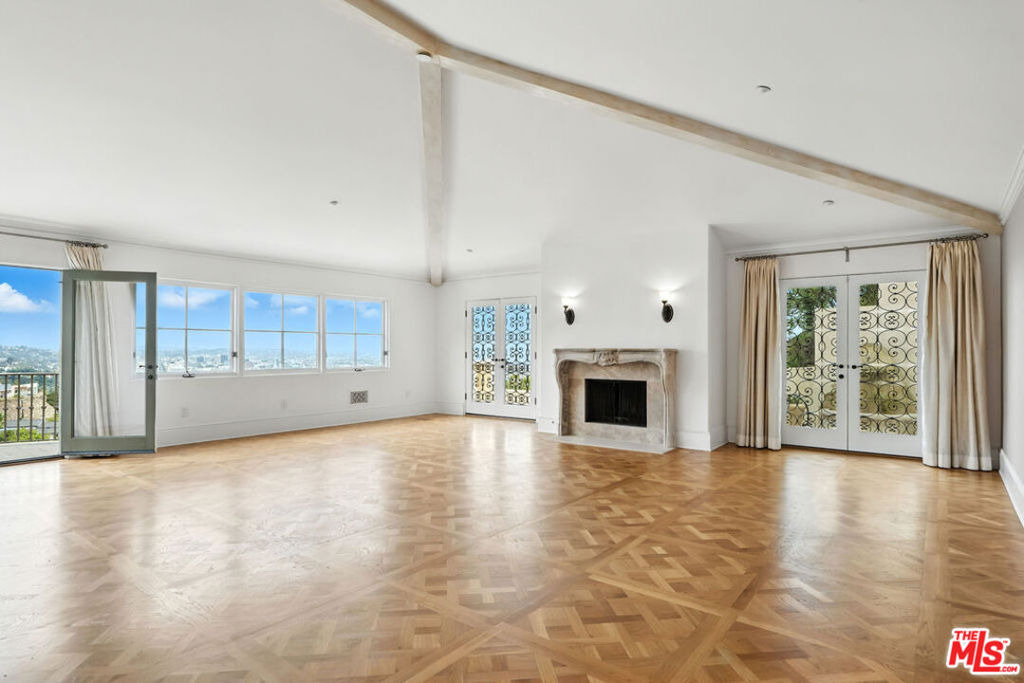 1675 Woods Drive - Photo 8