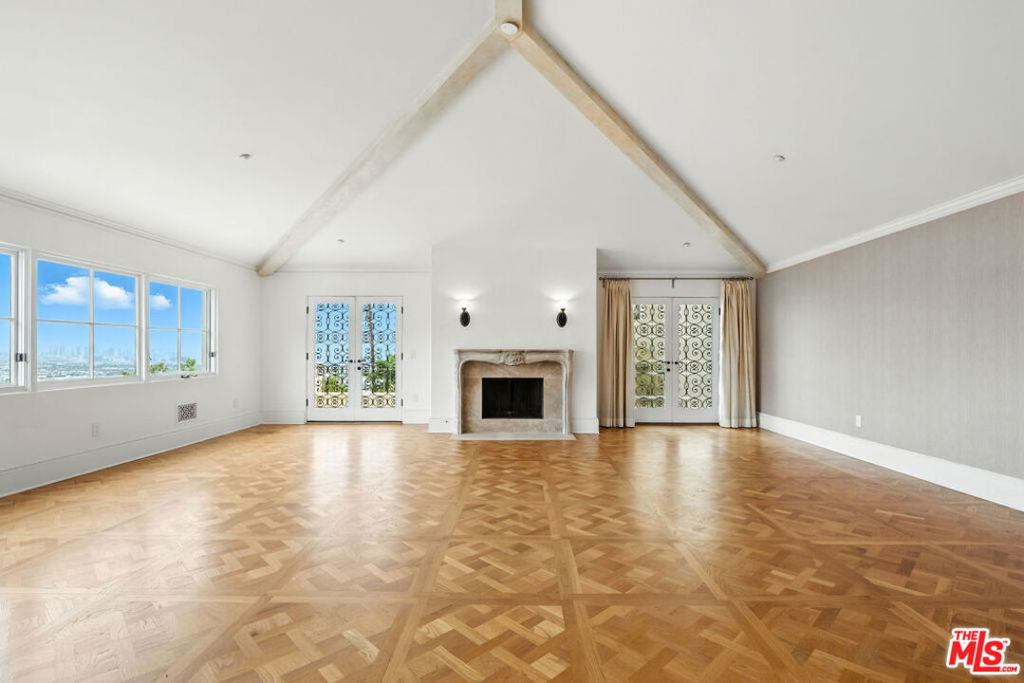 1675 Woods Drive - Photo 10