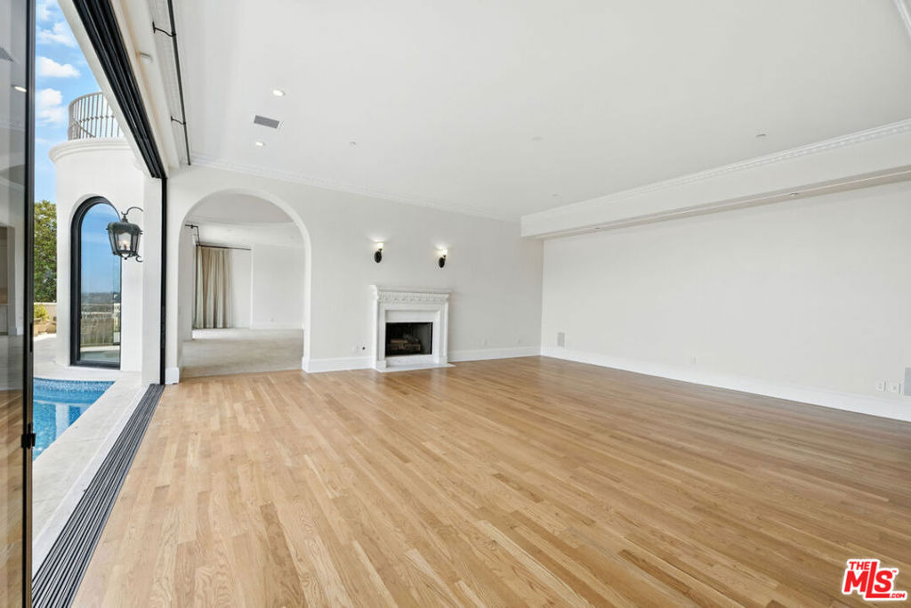 1675 Woods Drive - Photo 3