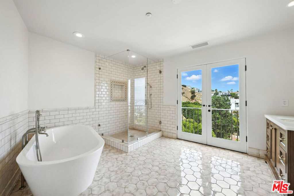 1675 Woods Drive - Photo 51