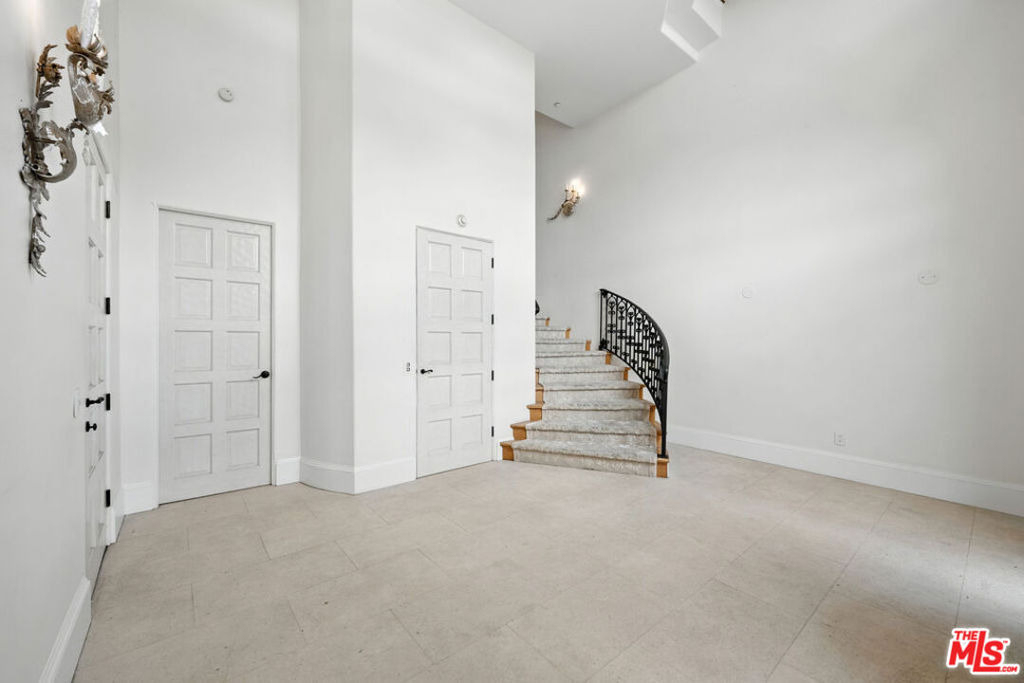 1675 Woods Drive - Photo 7