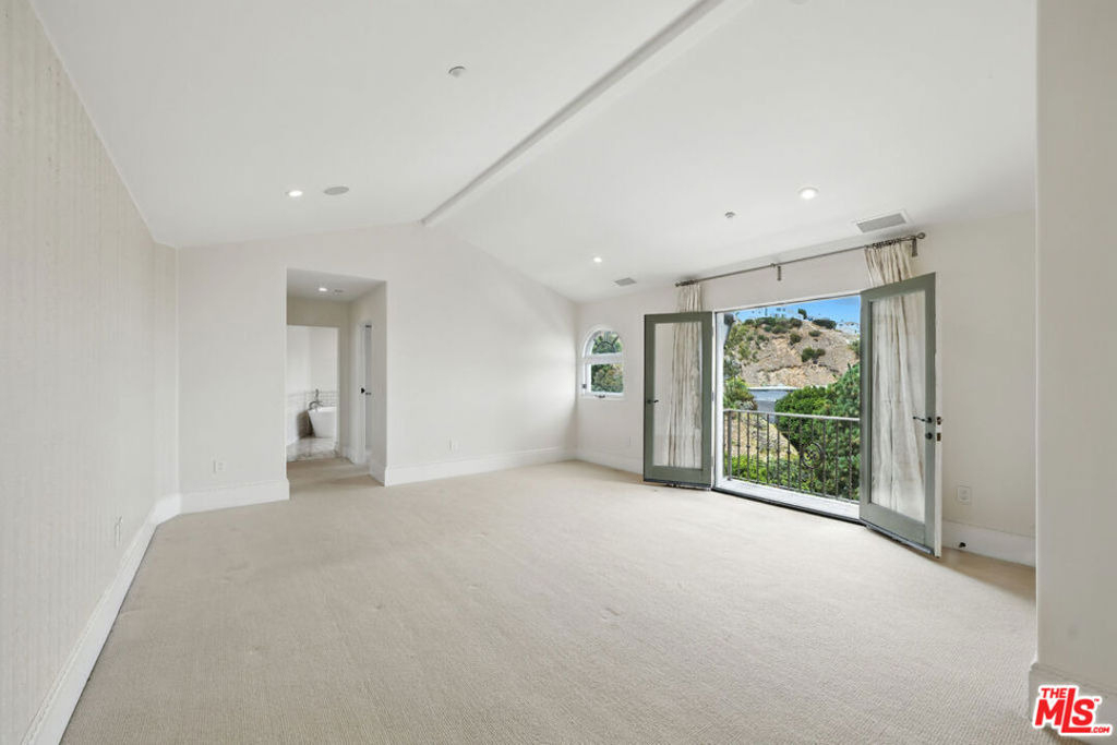 1675 Woods Drive - Photo 44