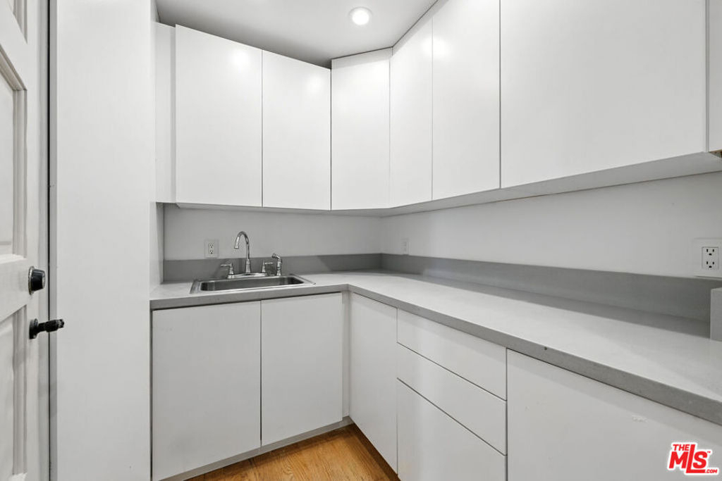 1675 Woods Drive - Photo 55