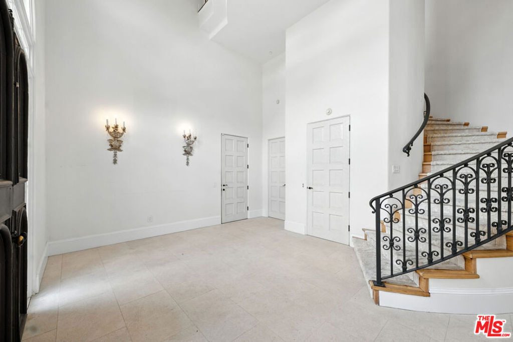 1675 Woods Drive - Photo 9