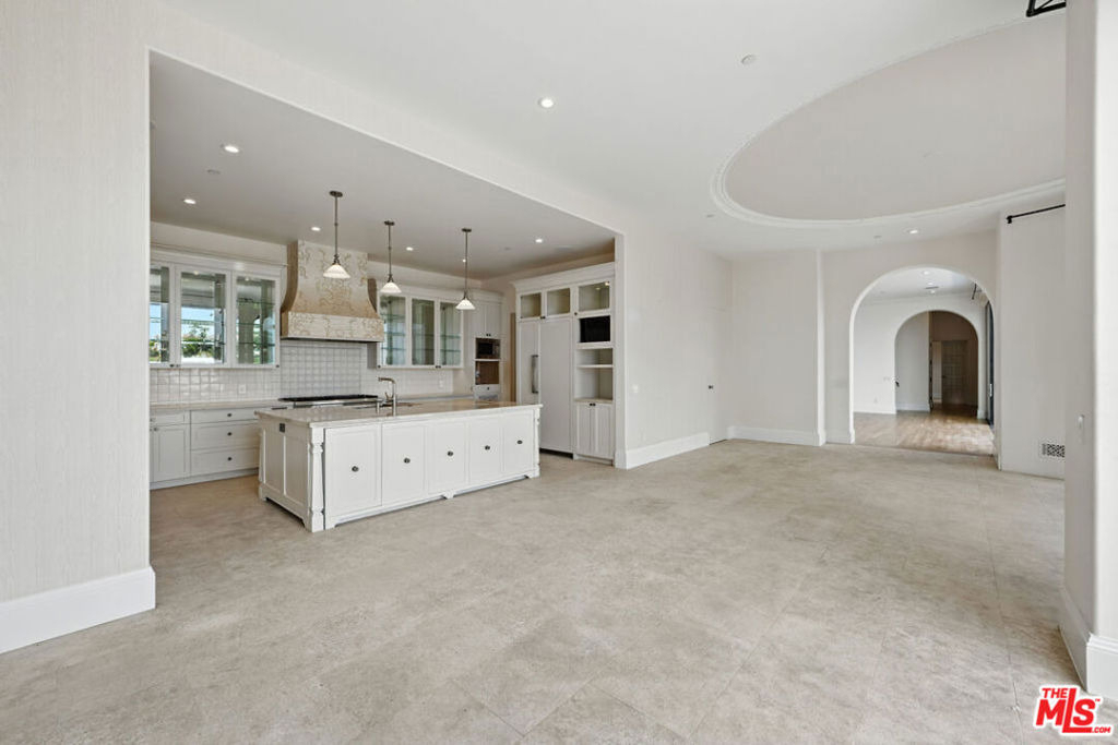 1675 Woods Drive - Photo 5