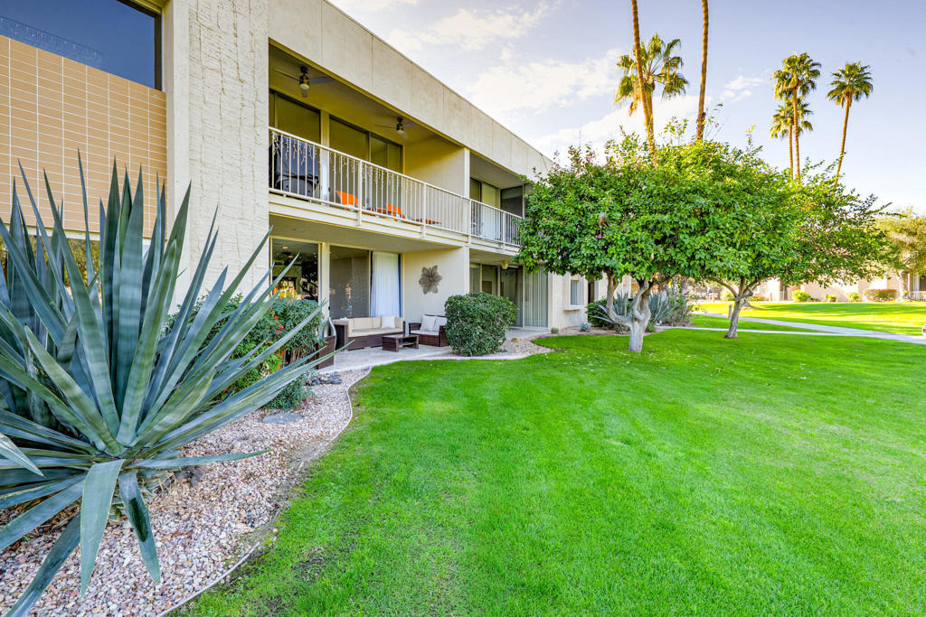 449 Desert Lakes Drive - Photo 0