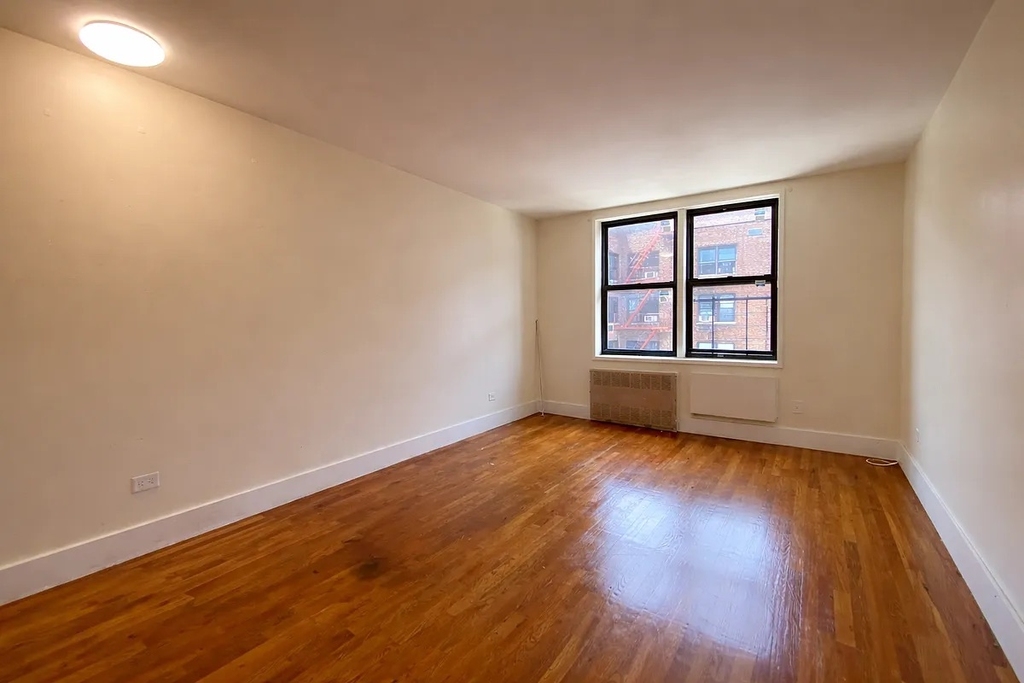 Clarkson Avenue - Photo 2