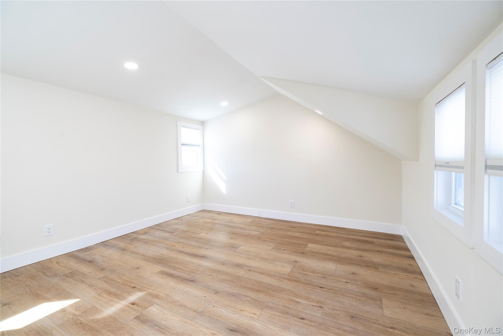 237 Porterfield Place - Photo 12