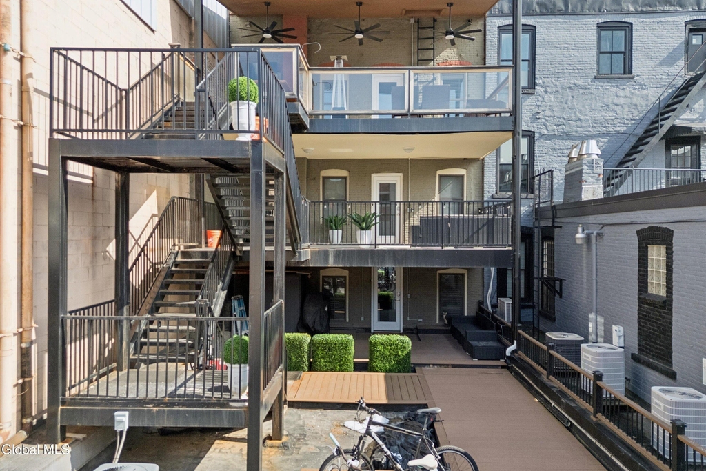 425 Broadway - Photo 1
