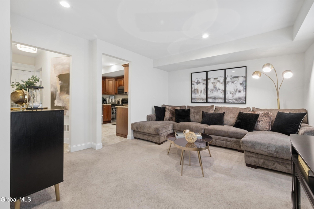 425 Broadway - Photo 5