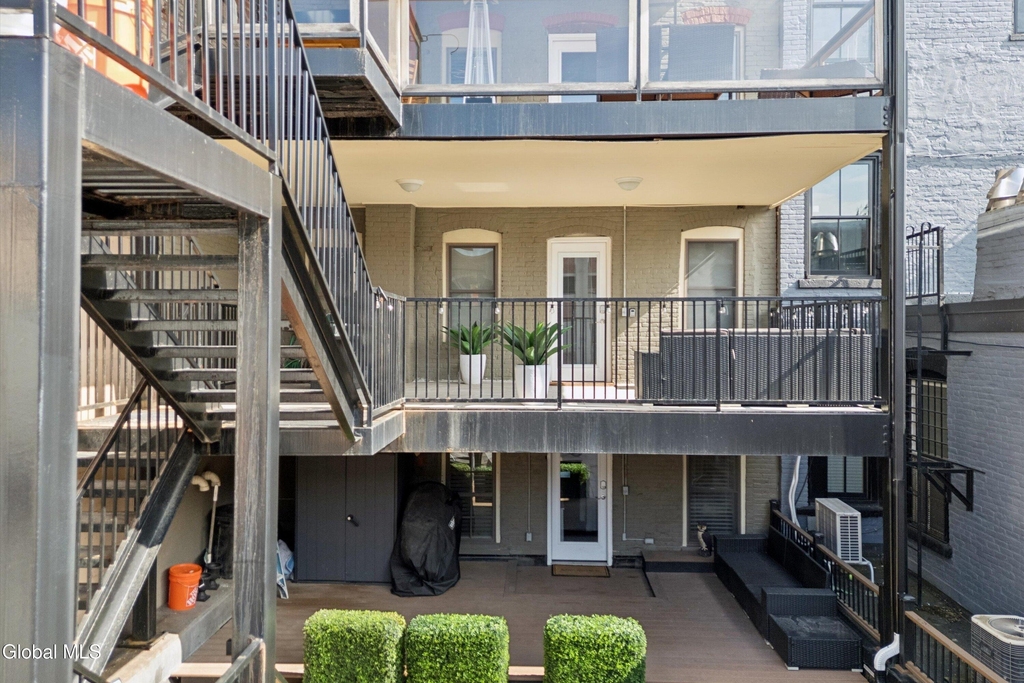 425 Broadway - Photo 16