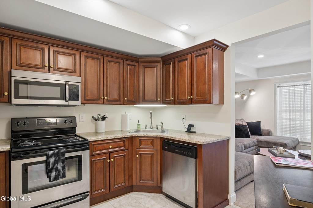 425 Broadway - Photo 6