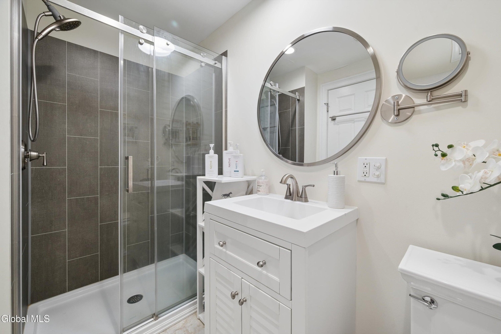 425 Broadway - Photo 13