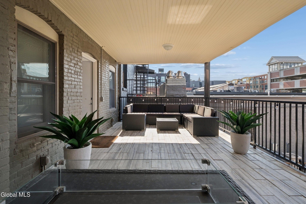 425 Broadway - Photo 3