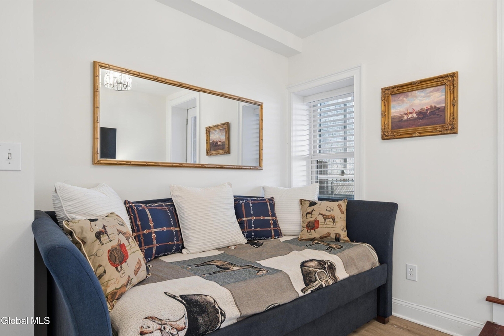 425 Broadway - Photo 12
