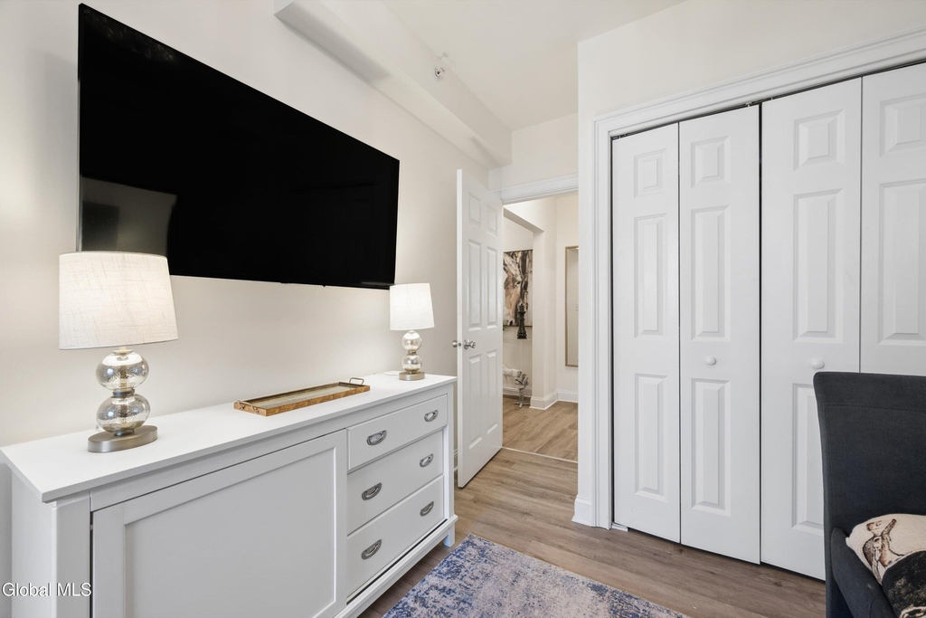 425 Broadway - Photo 13