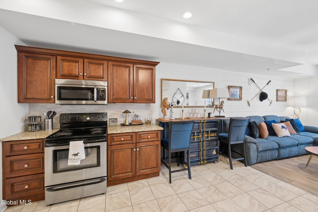 425 Broadway - Photo 3