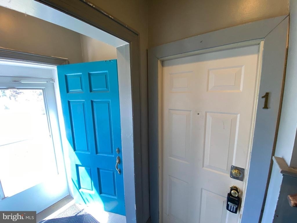 1003 Kenmore Avenue - Photo 2