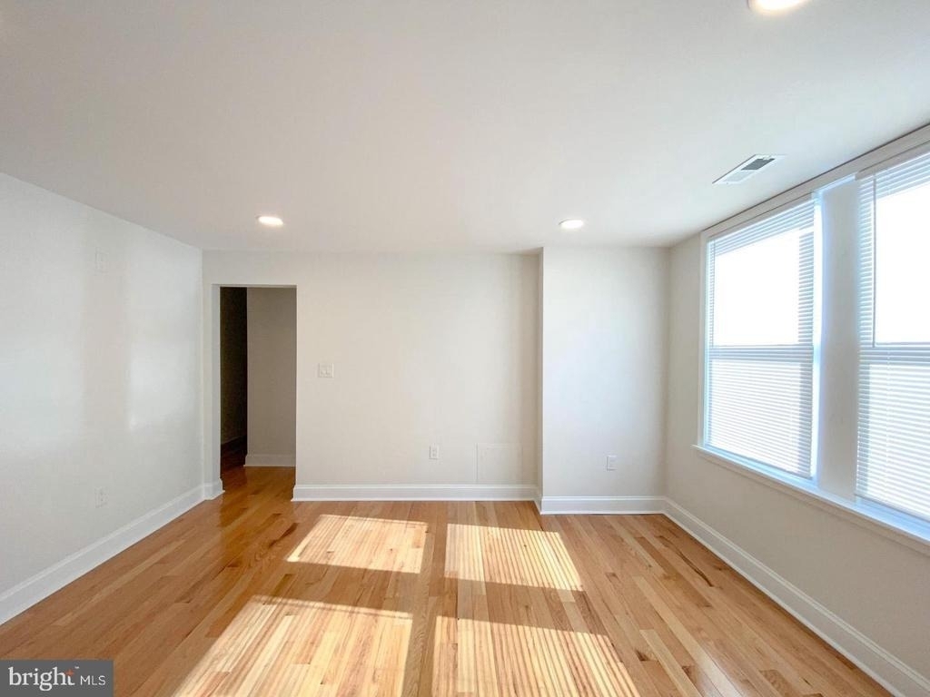 5245 Pennsgrove Street - Photo 7