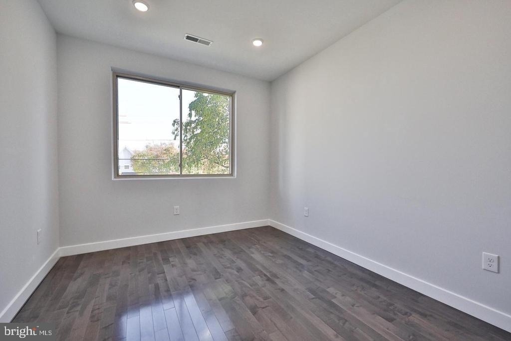 1939 N Darien Street - Photo 8