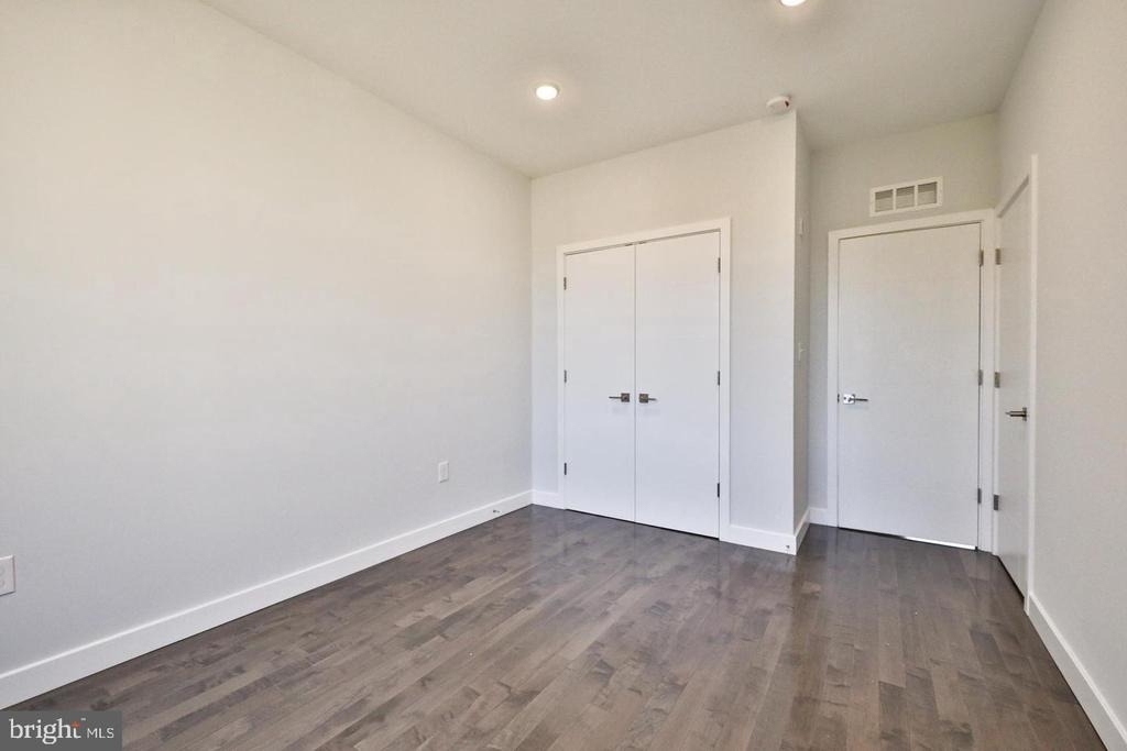 1939 N Darien Street - Photo 7