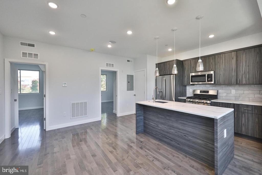 1939 N Darien Street - Photo 4