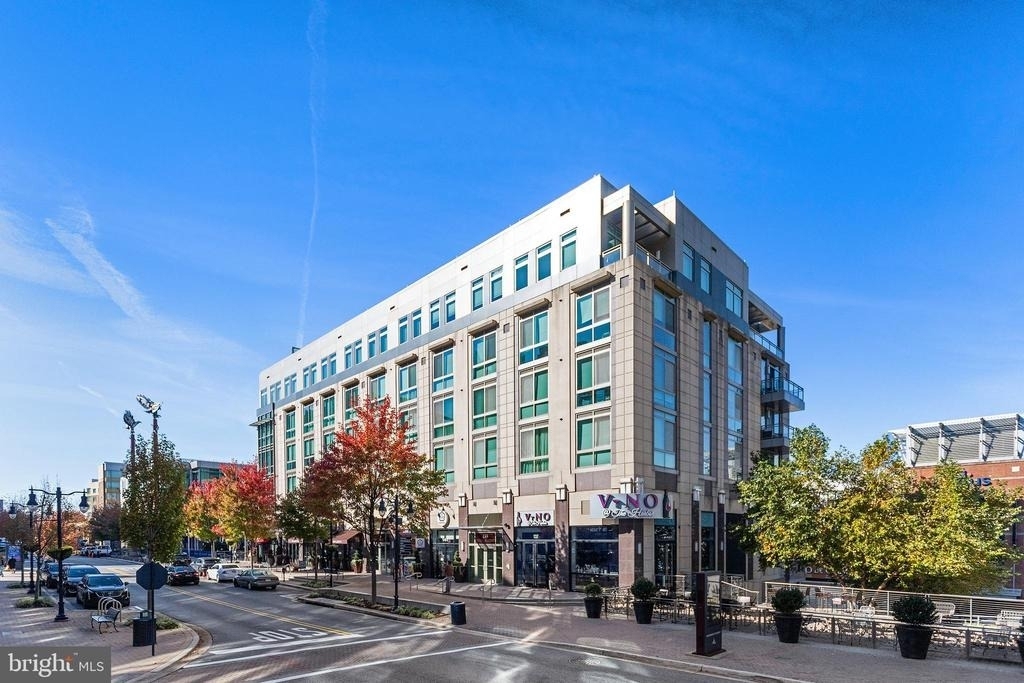 147 Waterfront Street - Photo 0