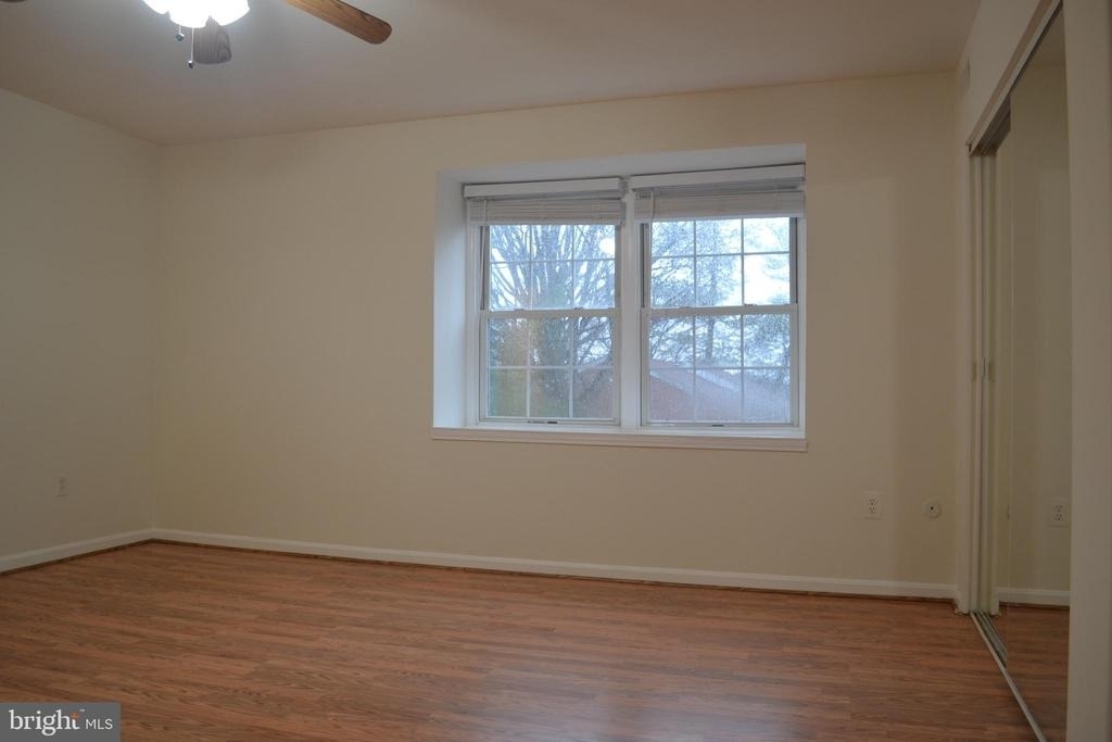 722 Quince Orchard Boulevard - Photo 10