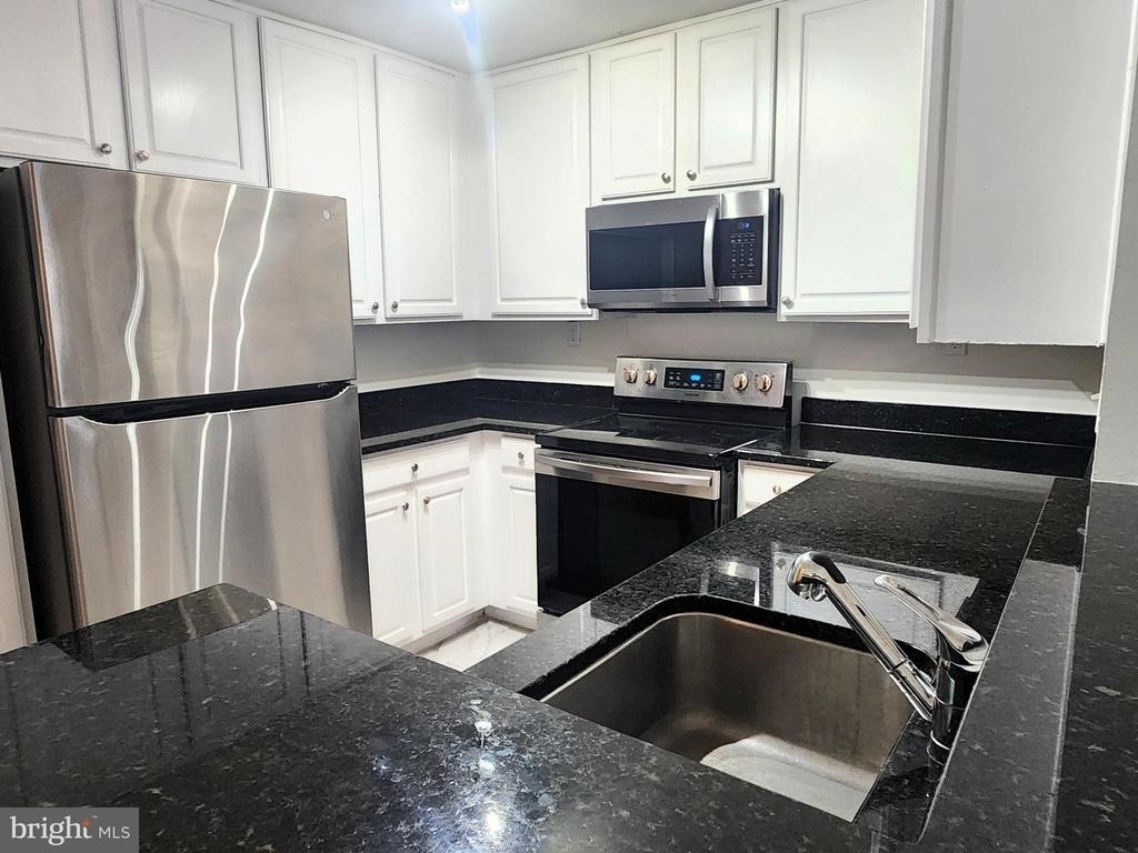 18512 Boysenberry Drive - Photo 6