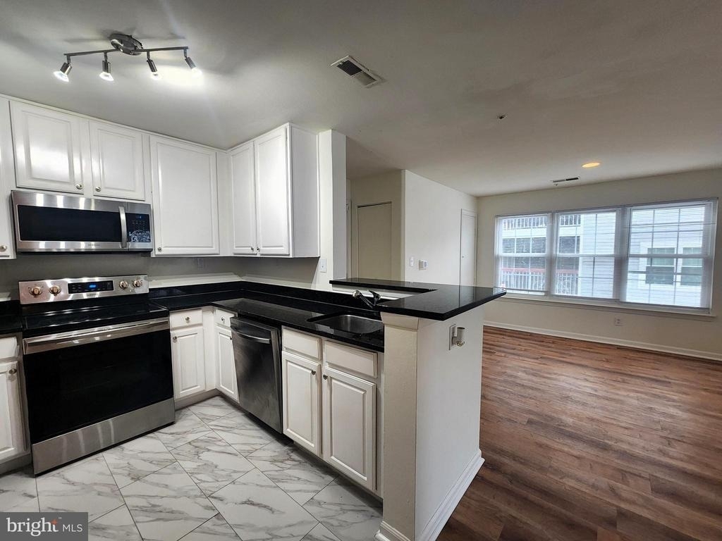 18512 Boysenberry Drive - Photo 7
