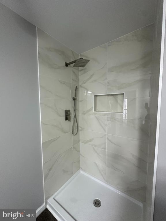 8 Russell Avenue - Photo 19