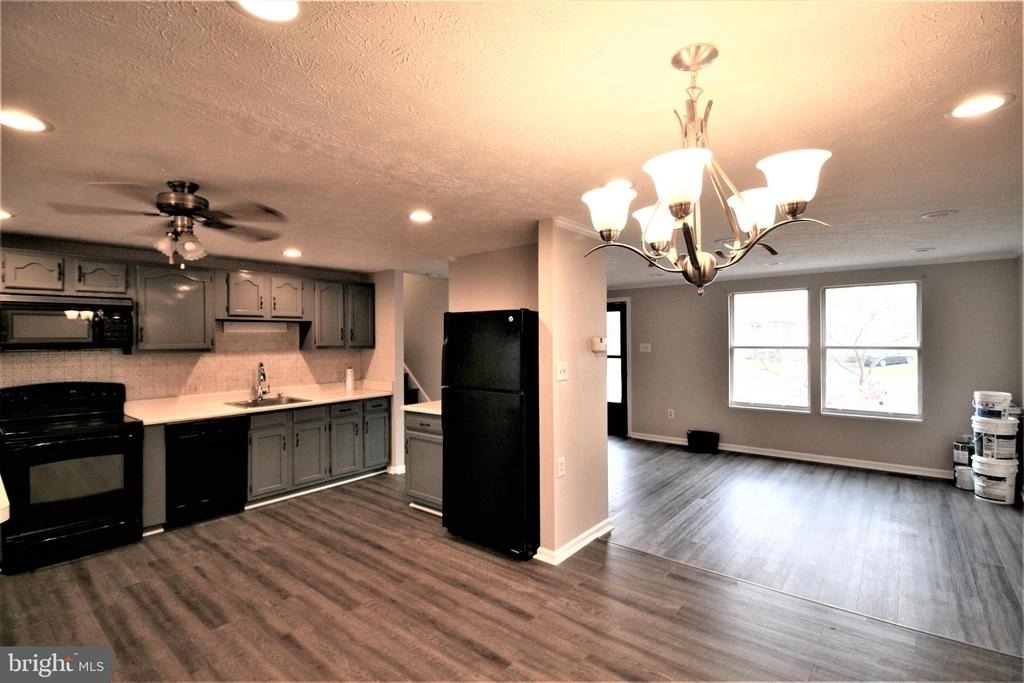 507 Smoketree Court - Photo 2