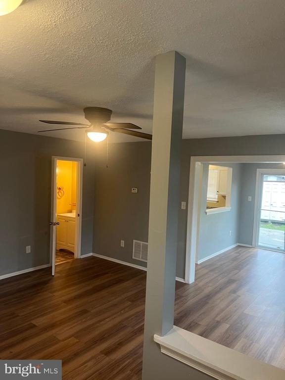 202 Jennifer Drive - Photo 2