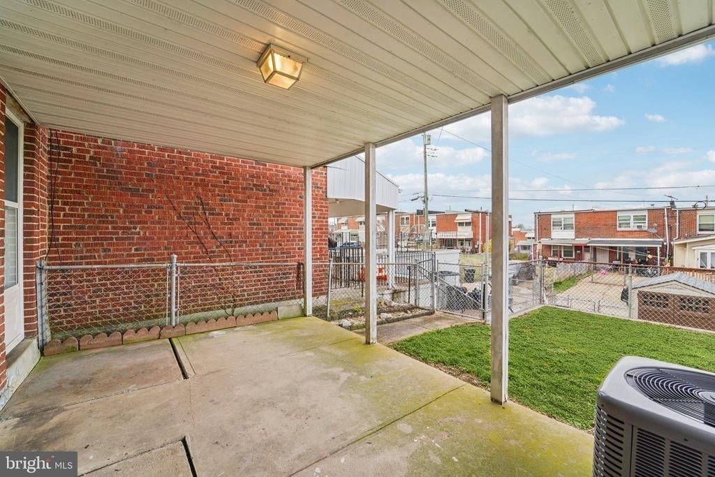 7926 Bank Street - Photo 18