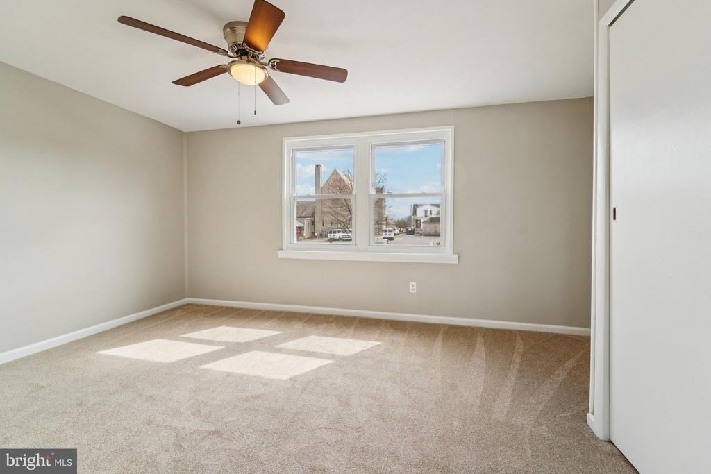 7926 Bank Street - Photo 12