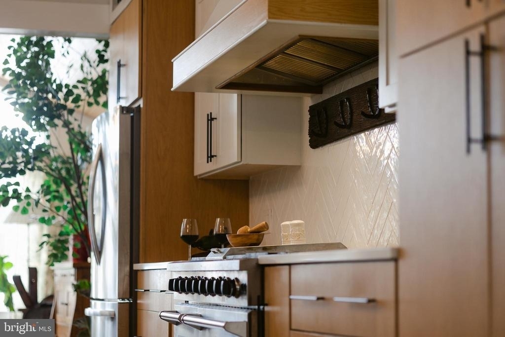 13230 Falls Road - Photo 9