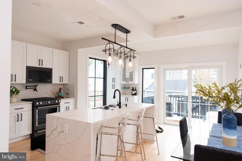 3309 22nd Street Ne - Photo 4