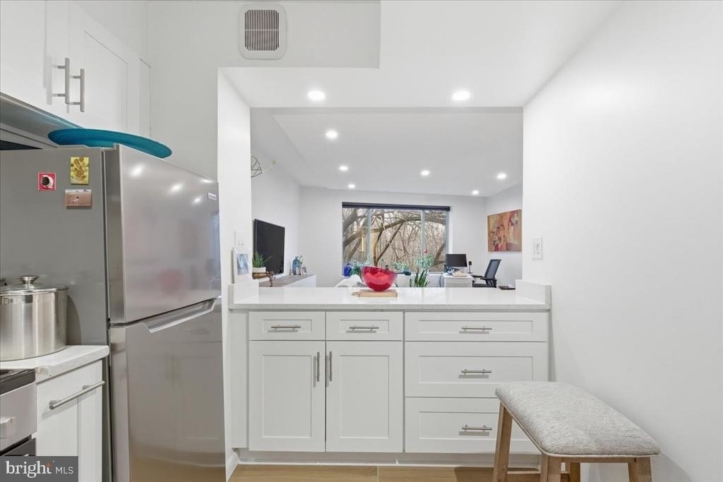 2141 Wisconsin Avenue Nw - Photo 3