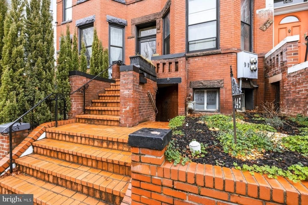 145 Randolph Place Nw - Photo 1
