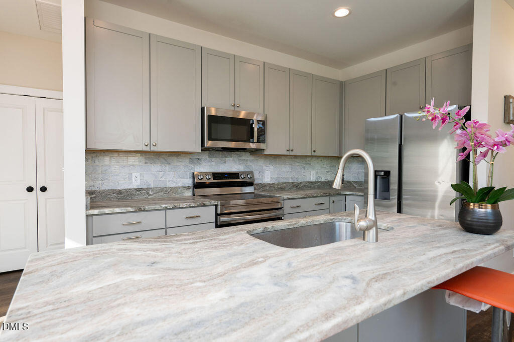 1026 Abbott Street - Photo 3