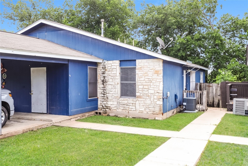 6801 Stonleigh Pl - Photo 1