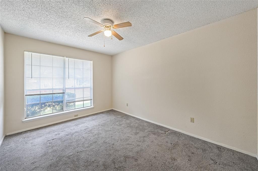 1015 E Yager Ln - Photo 9