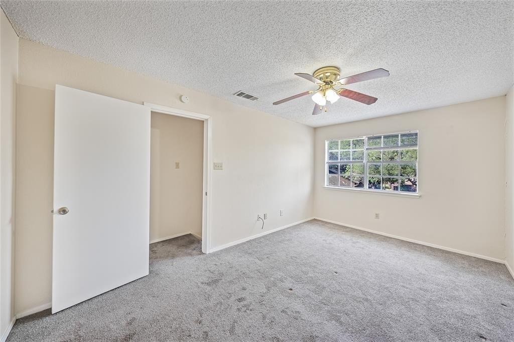1015 E Yager Ln - Photo 10