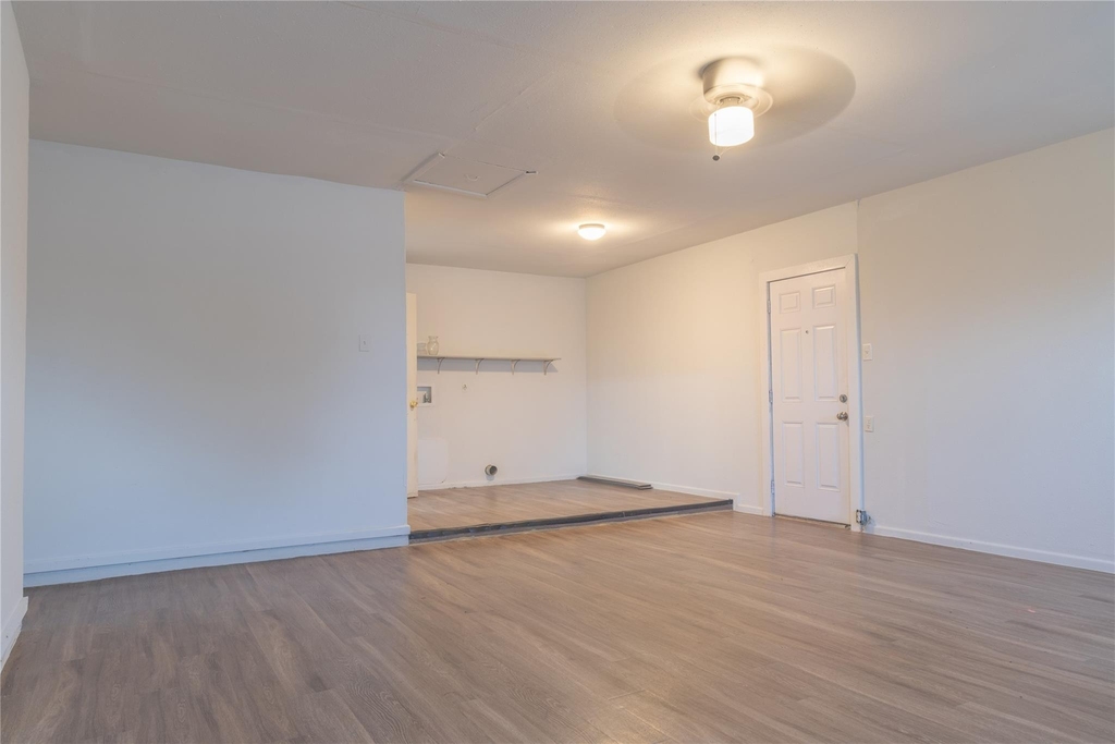 1430 State Highway 46 S - Photo 17
