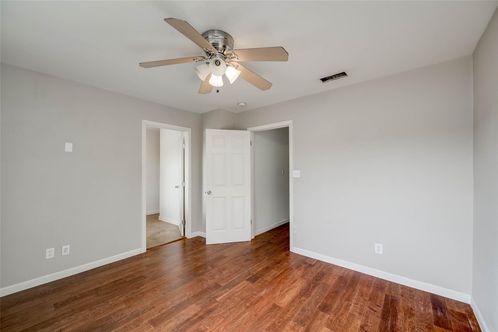 2101 Polaris Ave - Photo 9